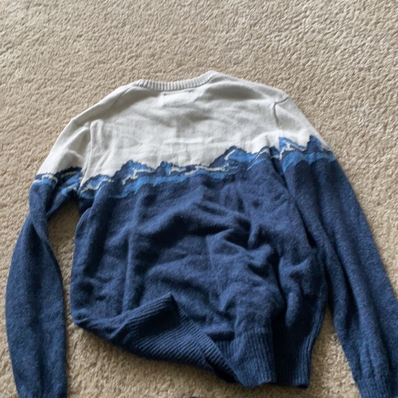 Sweater - Picture 3 of 3